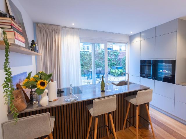 Appartement te huur Joan Maetsuyckerstraat 166 in Den Haag voor € 3.000