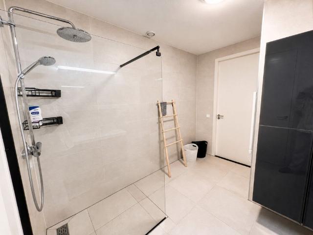 Appartement te huur Stadsdriehoek, Baan in Rotterdam