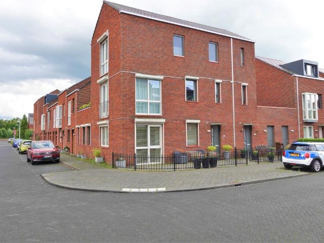 Appartement te huur Van den Broekstraat in Utrecht voor € 2.195