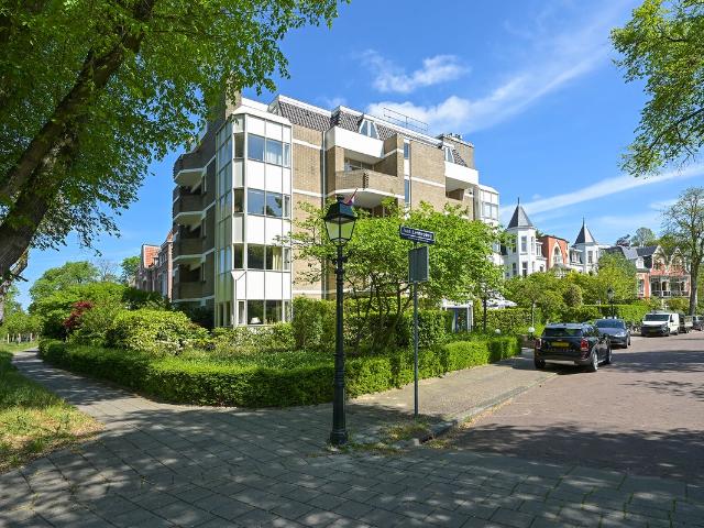 Appartement te huur Van Lennepweg in Den Haag voor € 2.950
