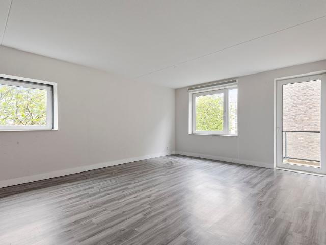 Appartement te huur 1e Lulofsdwarsstraat 10 L in Den Haag voor € 1.885