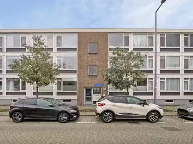 Appartement te koop Mijnsherenlaan 75 B in Rotterdam voor € 20.