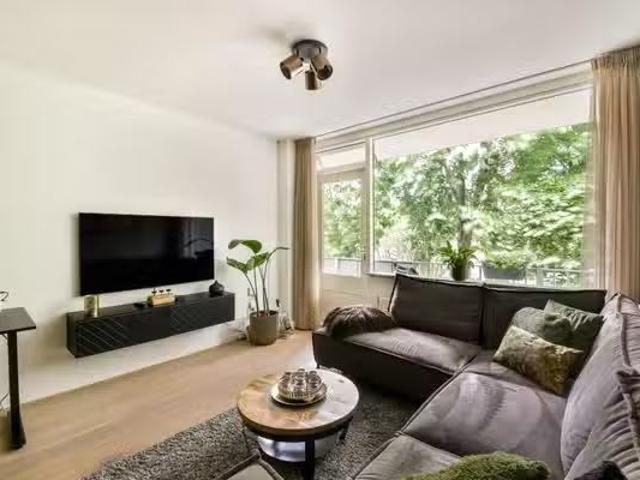 Appartement te koop Overleg 100 in Amsterdam voor € 300.000