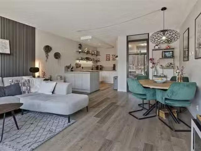 Appartement te koop Aalsmeerweg 32 3 in Amsterdam voor € 575.000