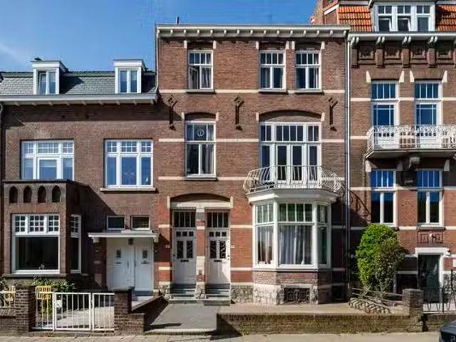 Appartement te koop Adelbert van Scharnlaan F 55 in Maastricht.
