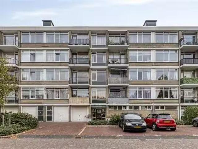 Appartement te koop Bevrijdingsplein 26 in Leiden voor € 300.000