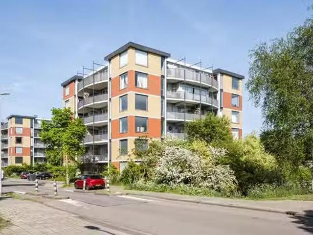 Appartement te koop Claus Sluterweg 167 in Haarlem voor € 375.
