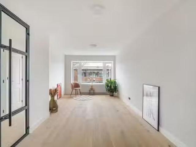 Appartement te koop Dedemsvaartweg 1157 in Den Haag voor € 335.