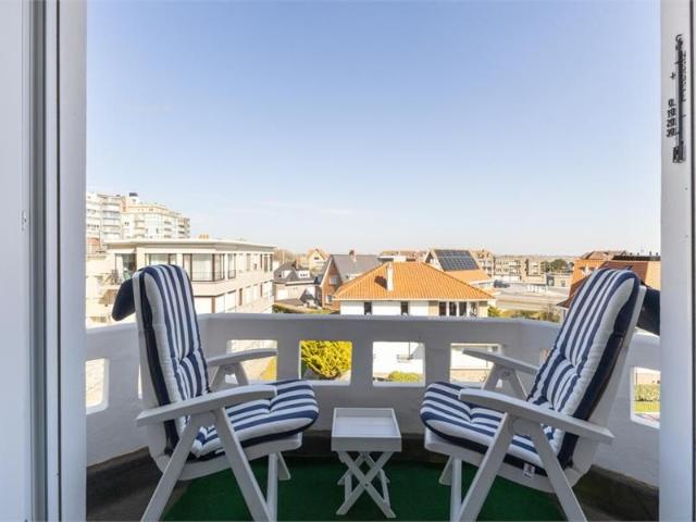 Appartement te koop in Wenduine in authentiek gebouw