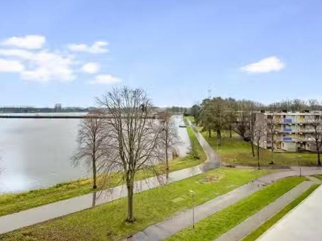 Appartement te koop Joris Ivenslaan 157 in Almere voor € 310.000