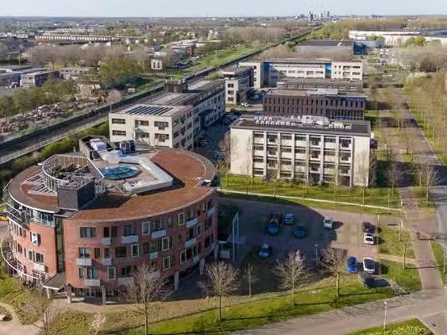 Appartement te koop Louis Armstrongweg 54 C in Almere voor € 2.