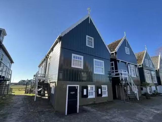Appartement te koop Louis Armstrongweg 58 E in Almere voor € 2.