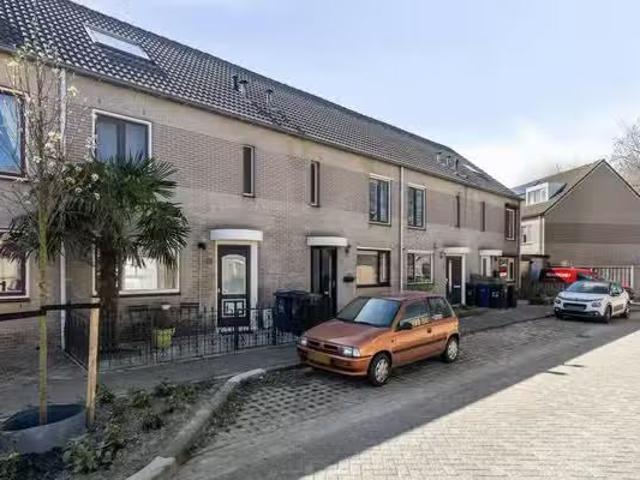 Appartement te koop Louis Armstrongweg 60 G in Almere voor € 3.