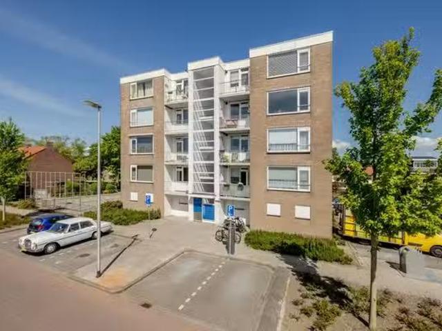 Appartement te koop Wormerplein 24 in Purmerend voor € 300.000