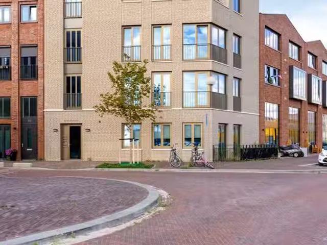 Appartement te koop Zwitserlandstraat 20 in Almere voor € 380.
