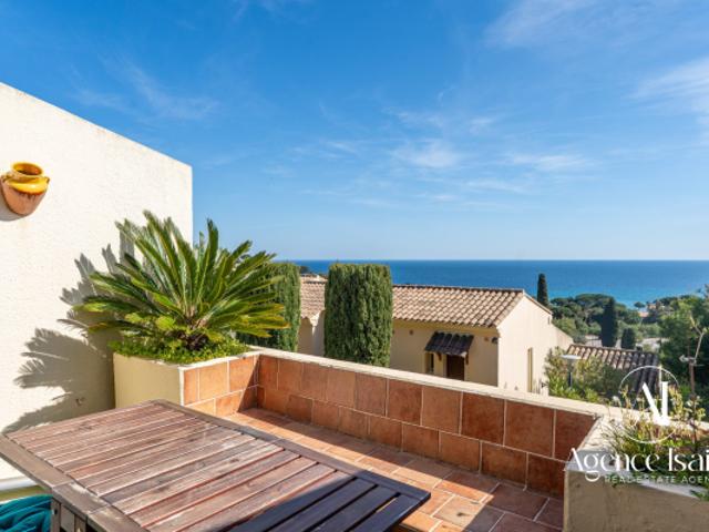 Appartement terrasse vue mer parking piscine proche plage Pramou