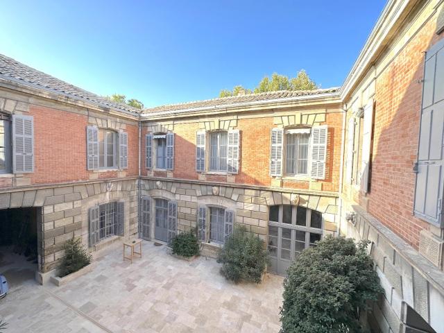 Appartement Terrasse, Dans Le Centre Historique D'avignon, 96m² Avignon