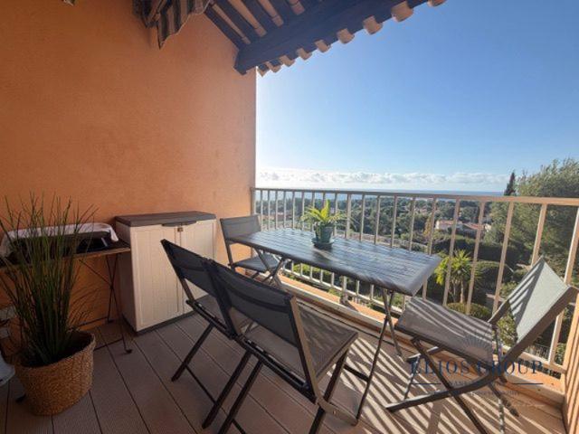 APPARTEMENT TERRASSE ET STATIONNEMENT VUE MER