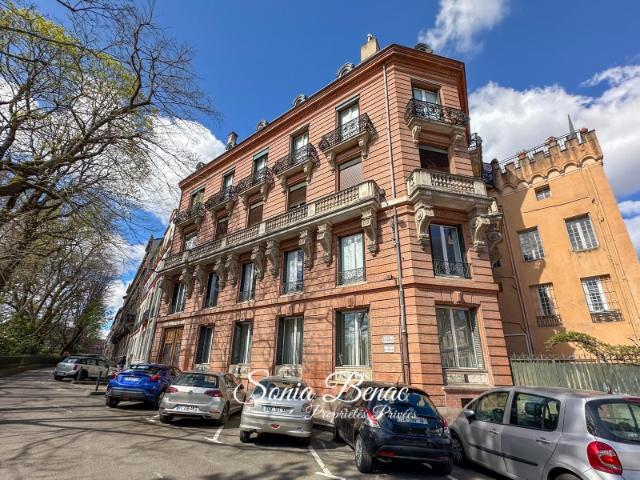 Appartement TOULOUSE GRAND ROND JARDIN ROYAL CARMES 165 M2