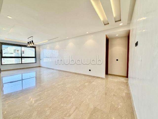 Appartement quatre chambres vide à louer CFC