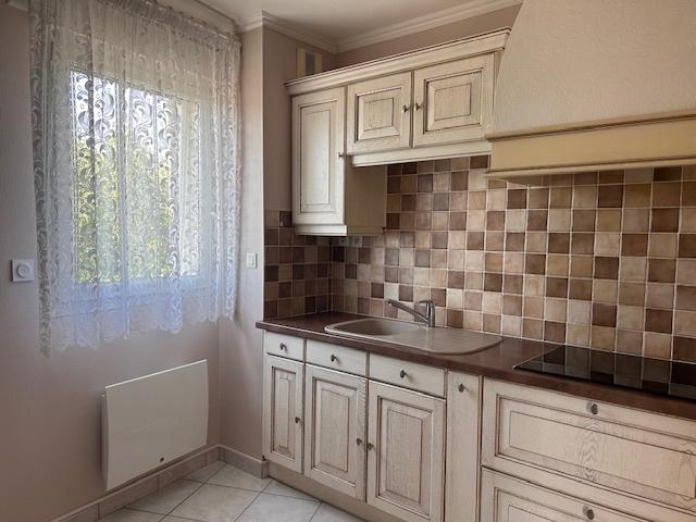 Appartement trois pièces avec terrasse