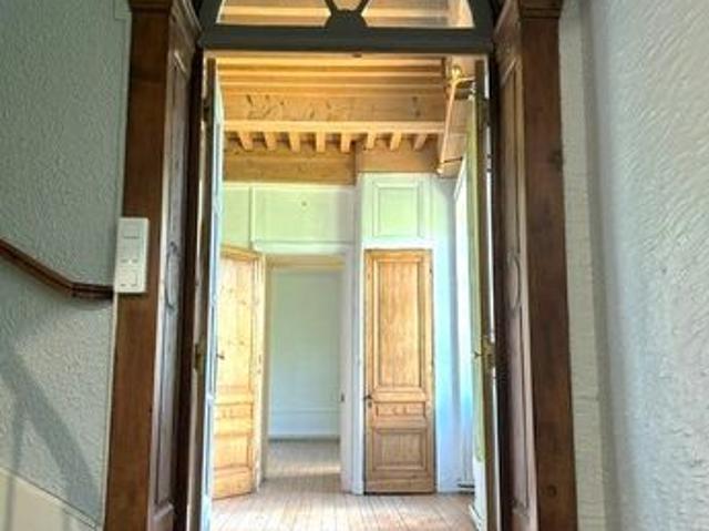 Appartement trois pièces dans une maison de Maître avec jardin non attenant