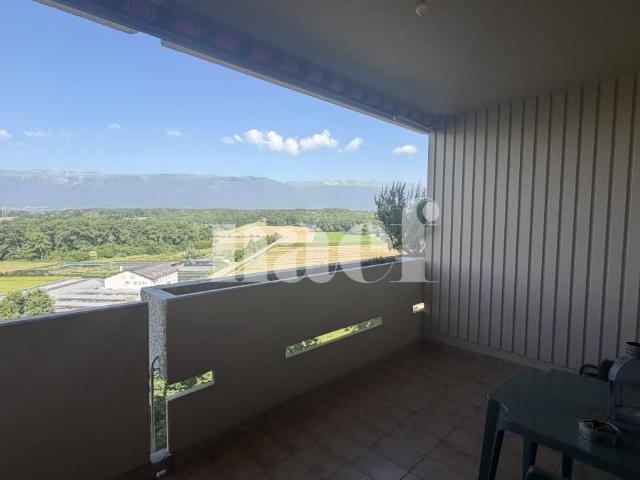 Appartement traversant au 10ème étage