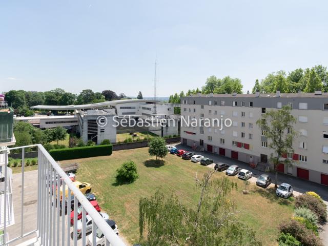 Appartement Traversant avec Balcon au nord de Limoges résidence La Fontaine
