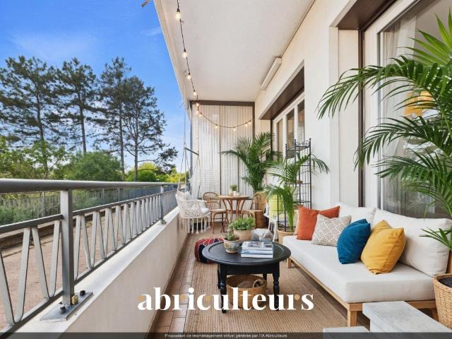 Appartement traversant avec grande terrasse et parc arboré, au cœur de la Croix Rousse