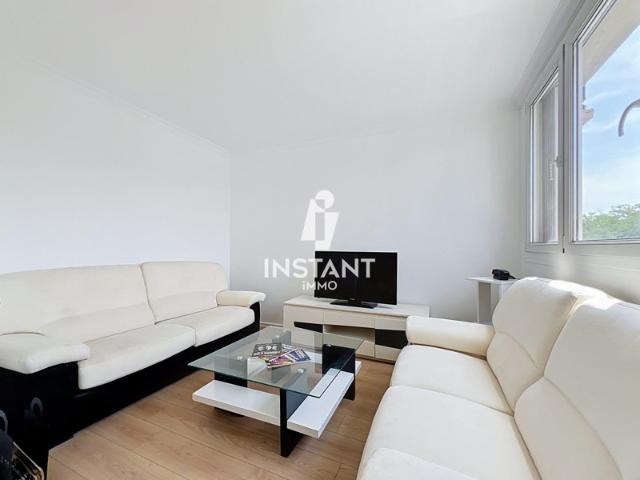 Appartement traversant avec parking et cave