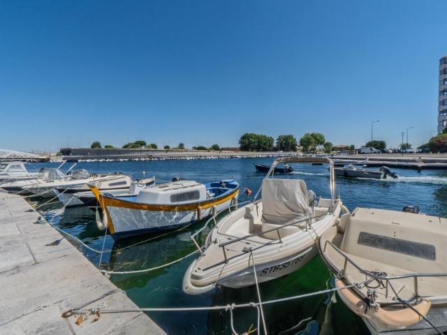 Appartement traversant avec vue quai et parking sécurisé 96m² Sète