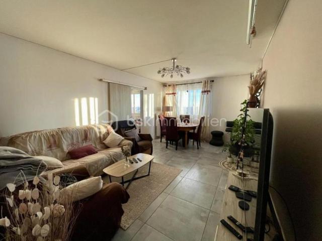 ? Appartement Traversant à Proximité de la Gare de Chartres – 78 m² de Confort et de Lumière ?