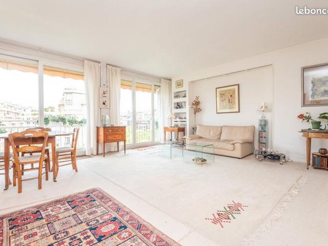 Appartement traversant baigné de lumière 83 m² 6e étage avec ascenseur