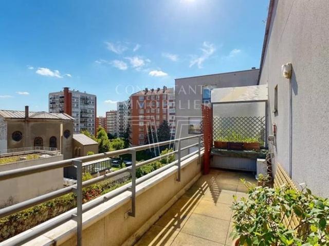 APPARTEMENT TRAVERSANT BALCON TERRASSE