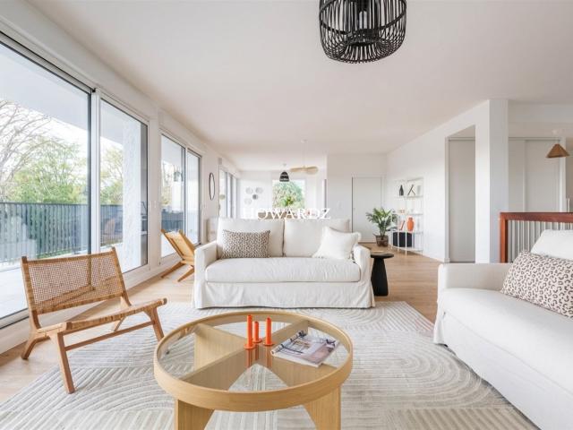 Appartement traversant Bordeaux 163m² Bordeaux