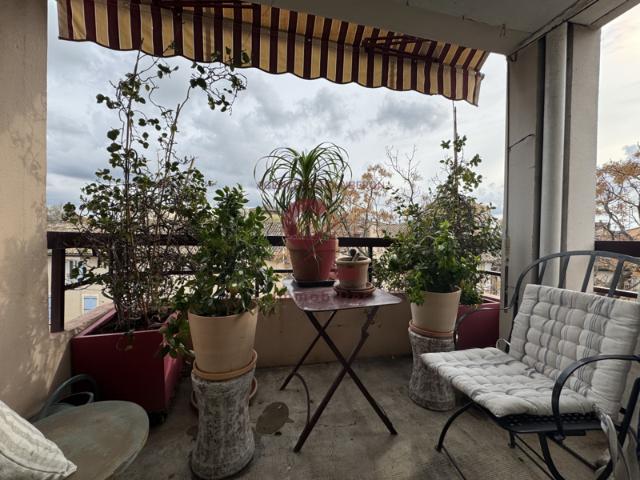 Appartement traversant dans résidence sécurisée