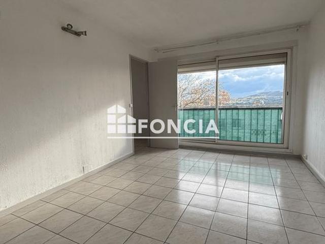 Appartement traversant de type 3 avec cave