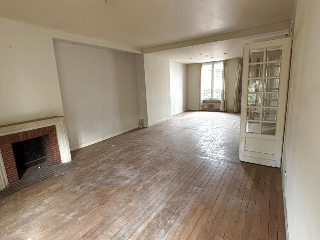 Appartement traversant et lumineux de 80m2 en hyper centre de Valenciennes