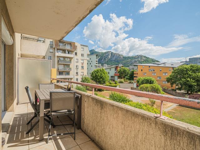 Appartement traversant et lumineux 2 chambres quartier E. 60m² Grenoble