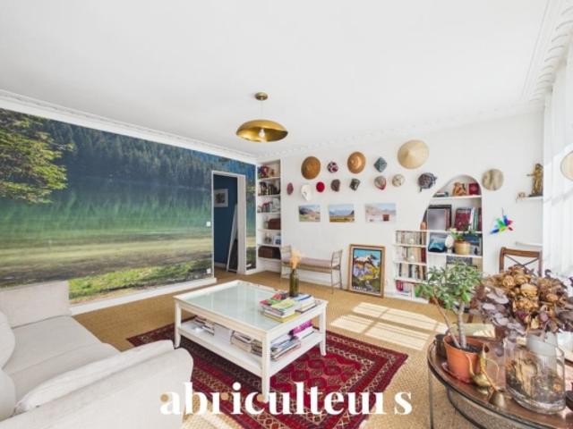 Appartement traversant en vente à Paris 18ème, limite Batignolles 75018