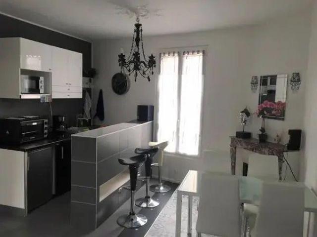 Appartement traversant, entièrement équipé
