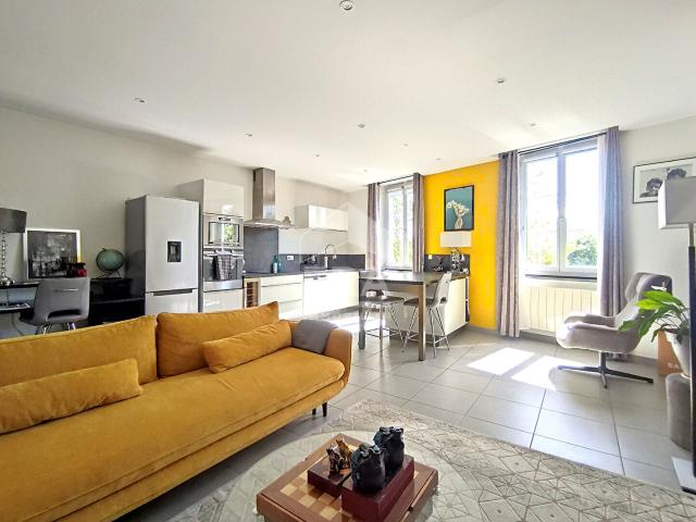 Appartement traversant Le Puy En Velay 3 pièces 74 m2