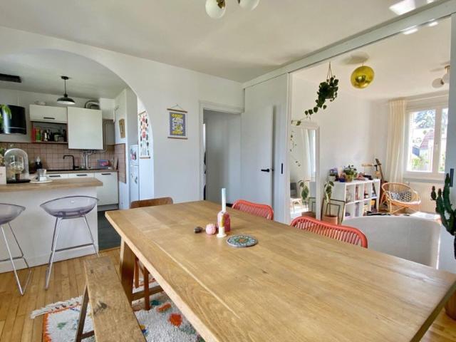 Appartement traversant Vue verdure Dernier étage