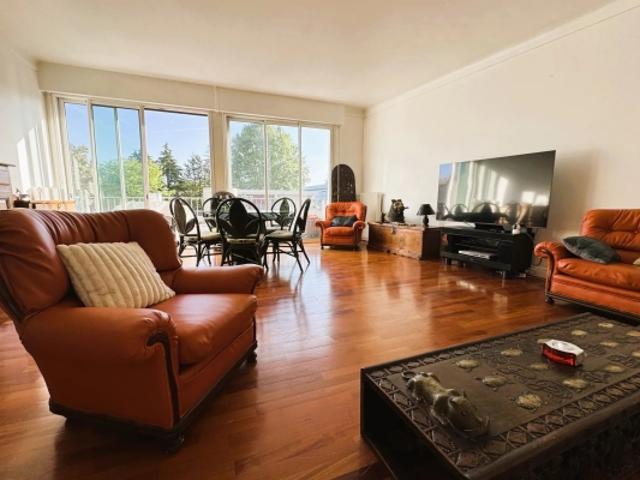 Appartement traversant 3 chambres ascenseur