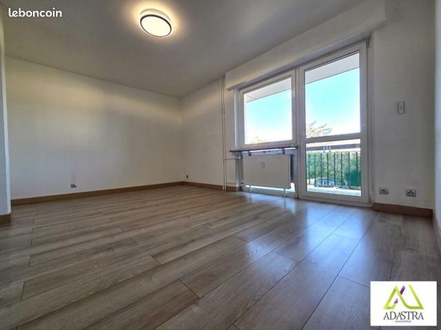 APPARTEMENT TRAVERSANT 4 Pièces 91m² 3 chambres Garage, cave & loggia