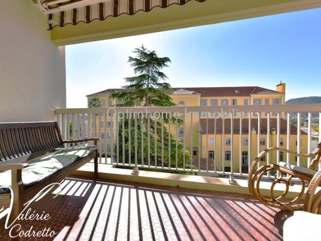 Appartement traversant 87 m² avec terrasse plein sud, parkin. 87m² Hyères