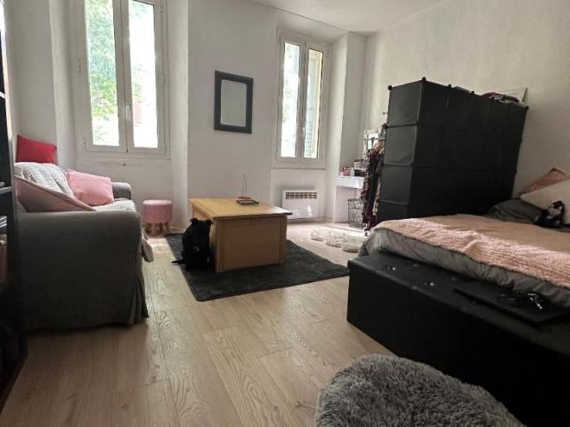 Appartement Trets 1 pièce s 29.37 m2,Trets 13530