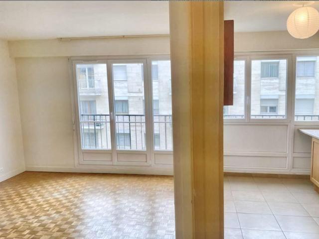 Appartement très bon état Paris 16