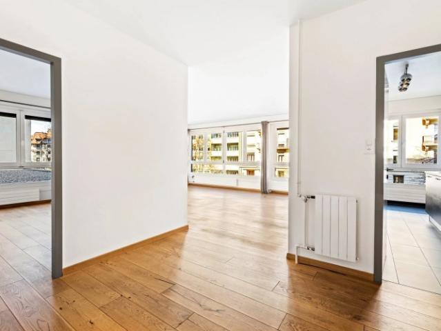 Appartement très lumineux à 2 pas du Parc Bertrand et de la gare de Champel Comptoir Immobilier