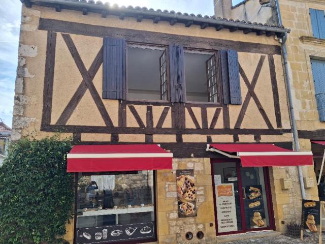 Appartement tres lumineux centre ville Monpazier
